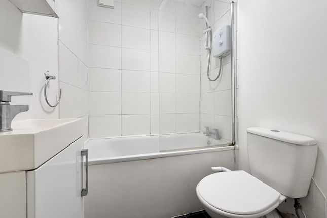 20, Shinners Close, South Norwood photo 4