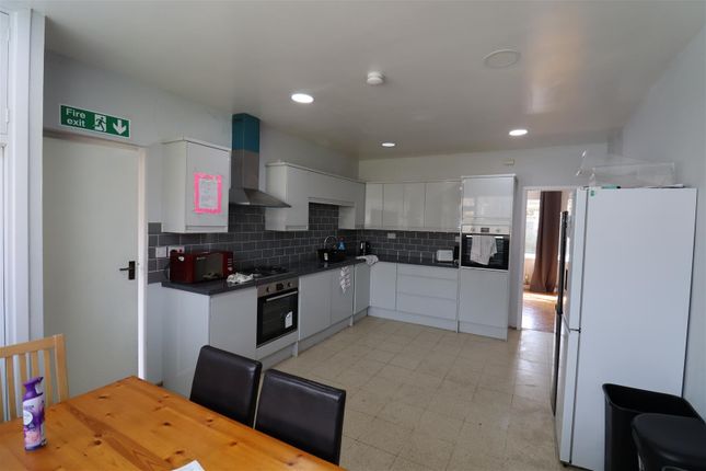 21, Cannon Close, Coventry photo 3