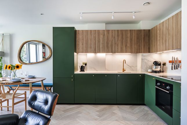 Flat 13, Granita Court, 9, Cross Lane, London photo 2