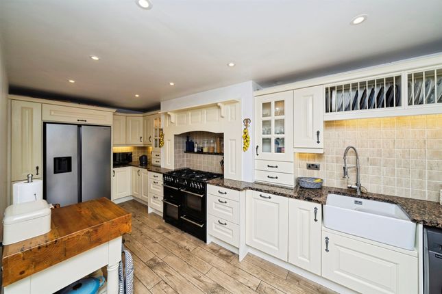 33, Buckingham Avenue, Wirral photo 4