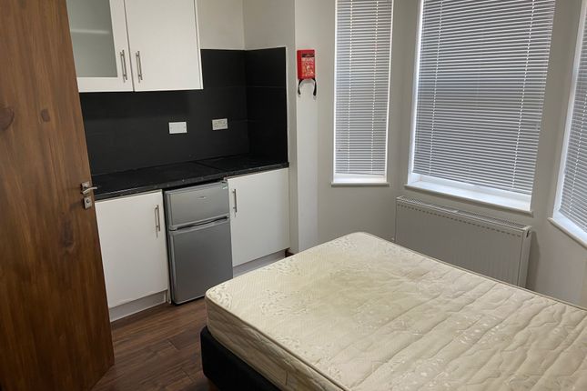 Chalvey Road East, Slough photo 2