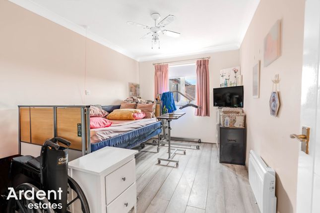 33 Baker Mews High Street, Maldon photo 4