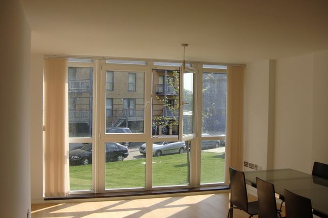 Flat 3, Lockwood House Harry Zeital Way, London photo 2