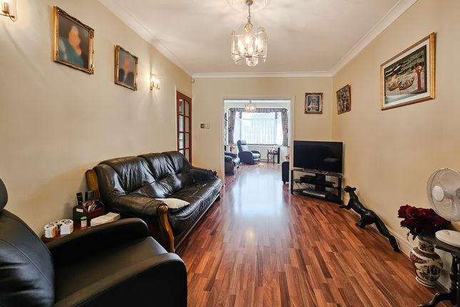 Portland Crescent, Stanmore photo 2