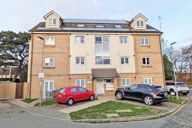 1-bed flat on 7, Turnpike Close, WELLING, £115,000