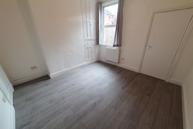 265, Swan Lane, Stoke photo 3