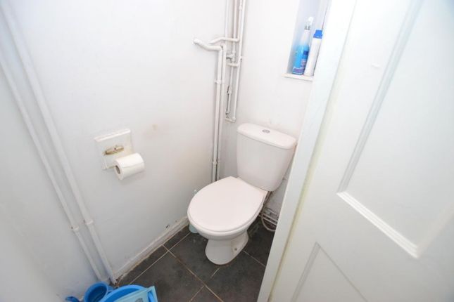 Flat for sale in Shadwell Gardens, Shadwell, London