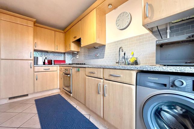 192, Frimley Green Road, Camberley photo 4
