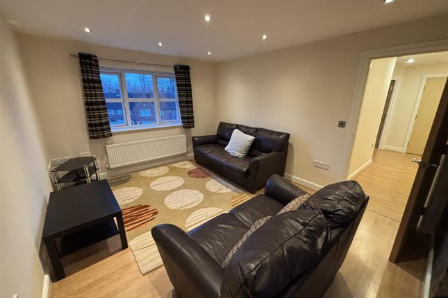 Royalthorn Road, Sharston photo 2