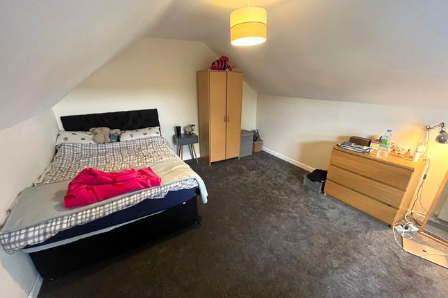 First Floor 124 Rhyddings Terrace, Swansea photo 3