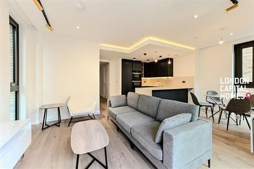Flat to rent in Rm/304 Siena House, London