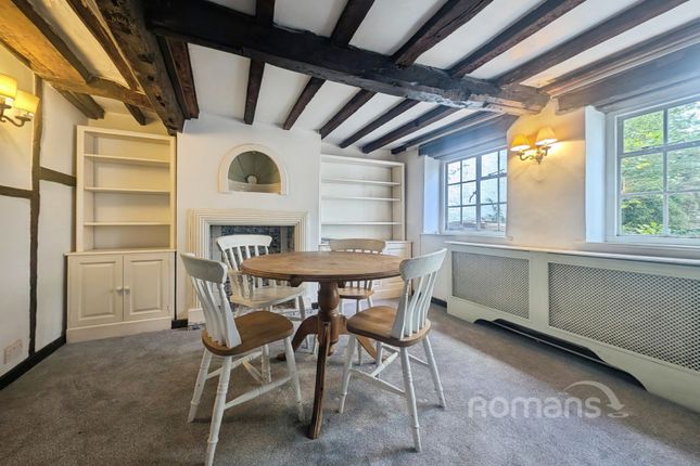 Christmas Cottage, 68, West Street, Surrey photo 4