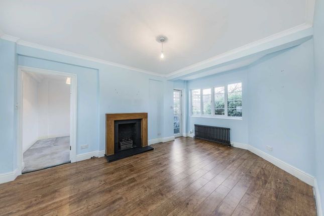 Flat for sale in Chiswick Village, London