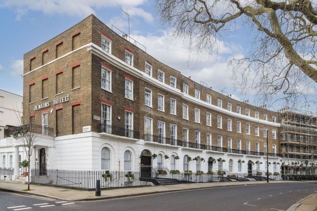 Studio flat on Cartwright Gardens, Bloomsbury, £2,470/mo