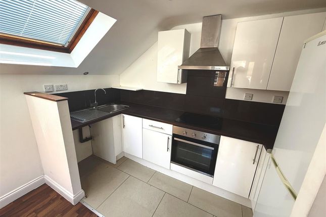 Flat 7, Lathwell Court Reginald Street, Luton photo 4