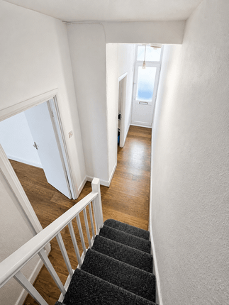 27 Cruikshank Road, Stratford photo 4
