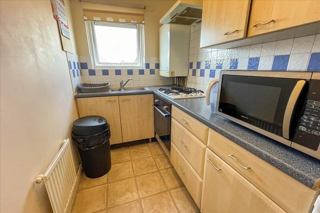 27, Loxwood Close, Bedfont photo 4