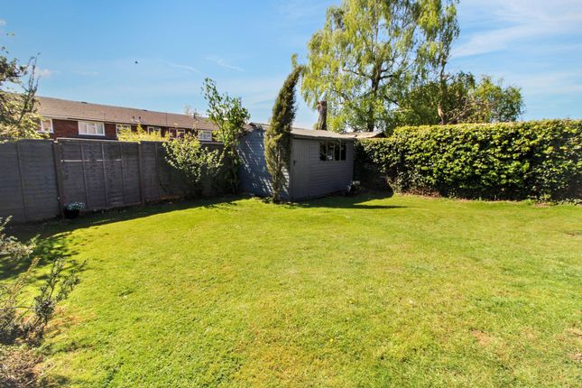 5 Cowslip Road, High Wycombe photo 4