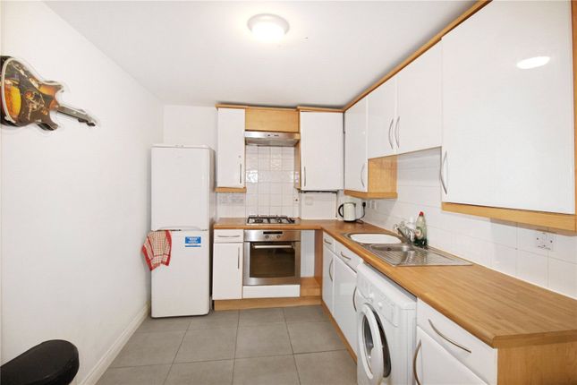 Flat 24, 307, Beulah Hill, London photo 4