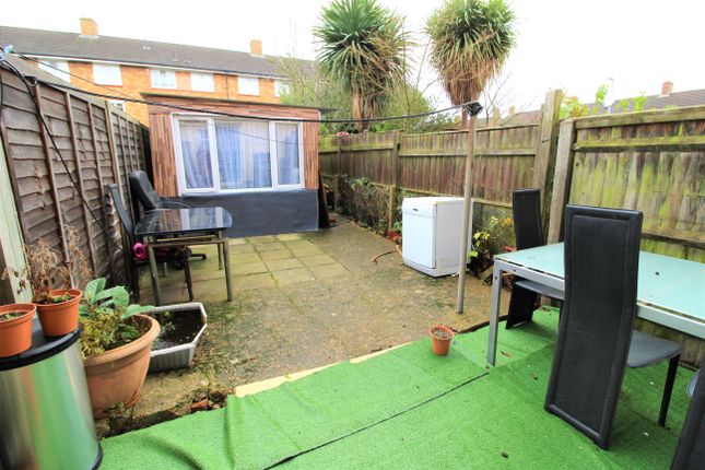 55, Laurel Lane, West Drayton photo 4