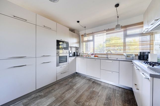 Kidbrooke Park Close, London photo 3