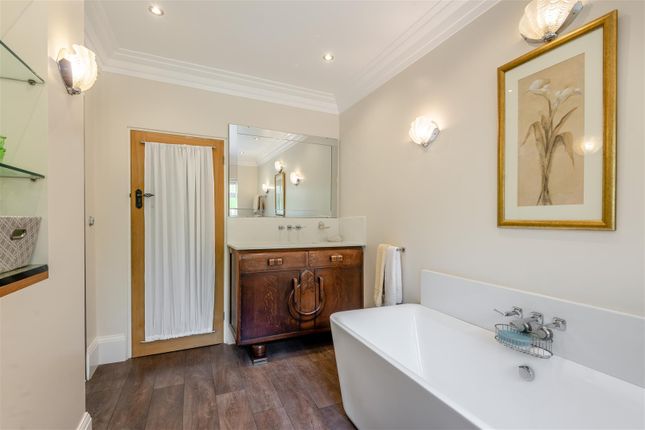 8650538-Interior13.Jpg