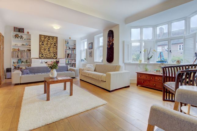 58, Rotherwick Road, Hampstead Garden Suburb photo 2