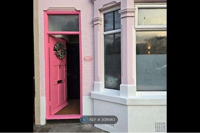 Velder Avenue, Southsea photo 2