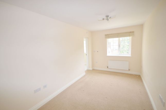 57 Scarlett Avenue, Aylesbury photo 3