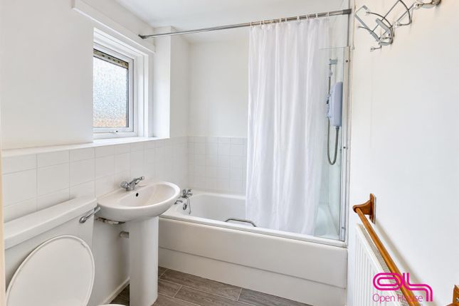 11, Breckles Place, Bolton photo 4