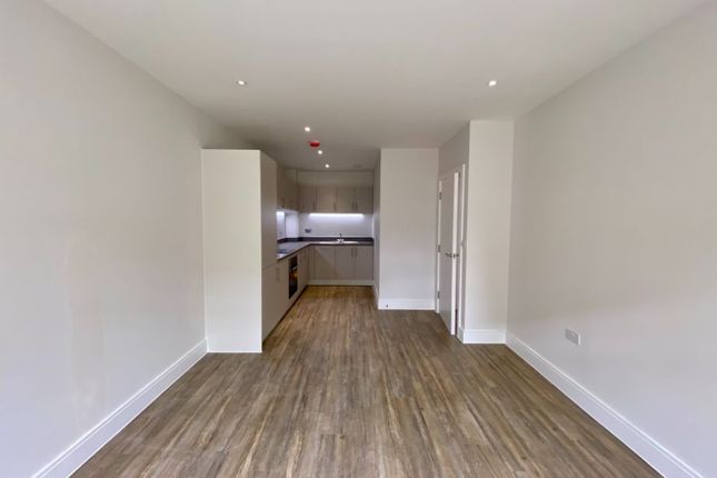 5 Heather Court,, Emerald Avenue, Hampshire photo 4