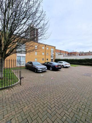 1 Candlelight Court,124 Romford Road, London photo 4