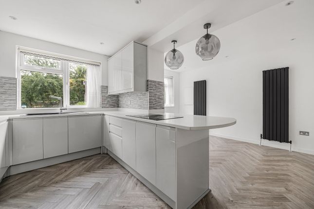 8, Woodlands Road, Surrey photo 4