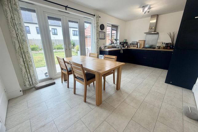4, Hardwick Way, Leeds photo 4