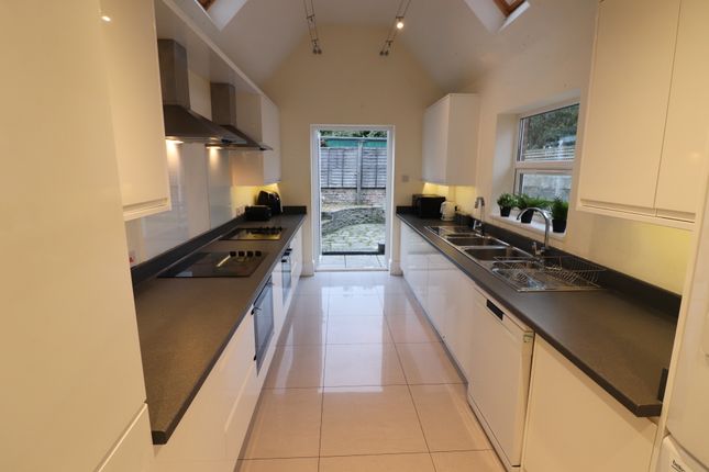 51VICRDS, Victoria Road South, Portsmouth photo 4