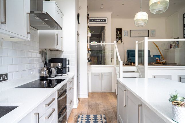 12, Rosedene Avenue, London photo 3