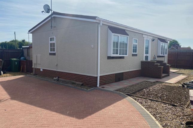 Mobile/park home for sale in Grove Park, Magazine Lane, Wisbech