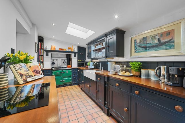 Dove Cottage, 38, The Green, Bury St. Edmunds, Suffolk. photo 3