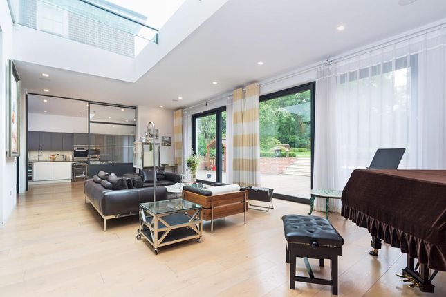 Hocroft Road, London photo 3