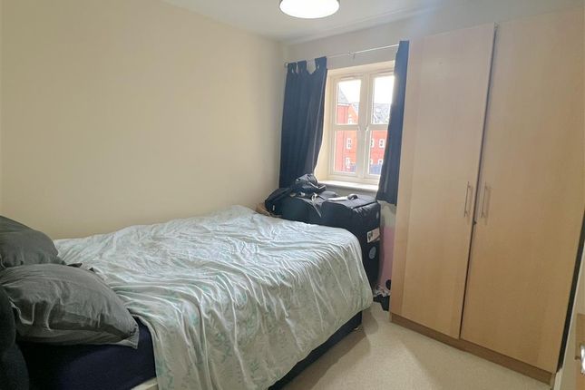 Flat to rent in Manor Gardens Close, Loughborough