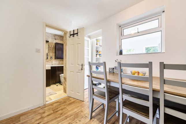 13 Rushton Avenue, Watford photo 4