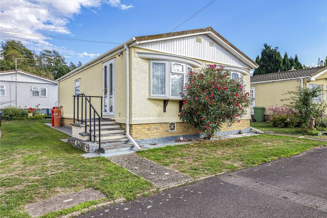 2-bed caravan on 10, Beckenham Park, Rainham, £100,000