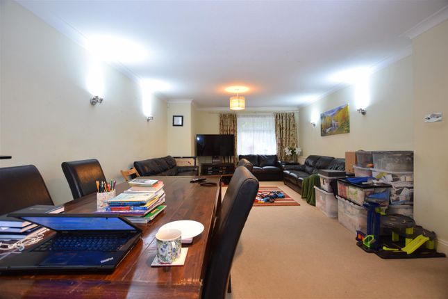 5, Manor Road, Sutton photo 4