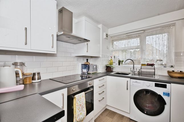 73, Taranto Hill, YEOVIL photo 2
