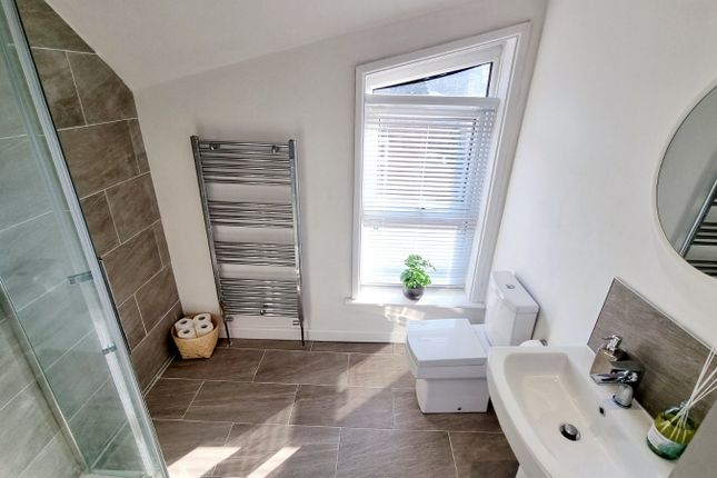 12, Granby View, West Yorkshire photo 5