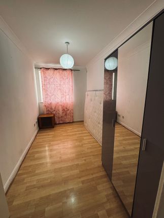 15, Causton Square, Dagenham photo 5