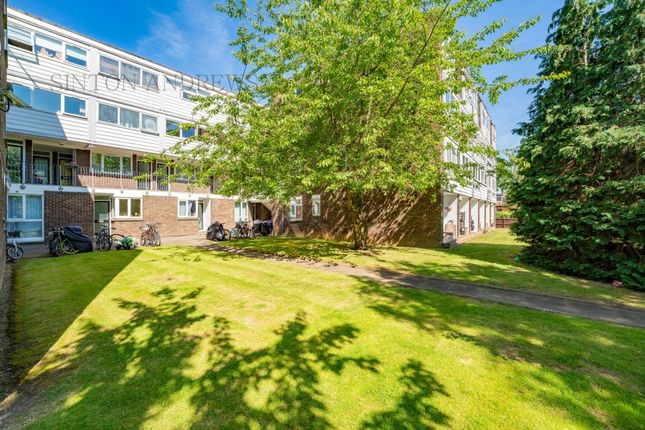 Flat to rent in Fairlea Place, Ealing