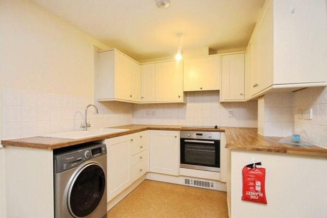 Flat 1, Pembroke Court,, Victoria Street, Egham photo 2