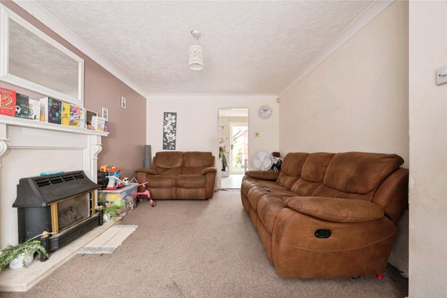 85, Hulton Close, Hampshire photo 4