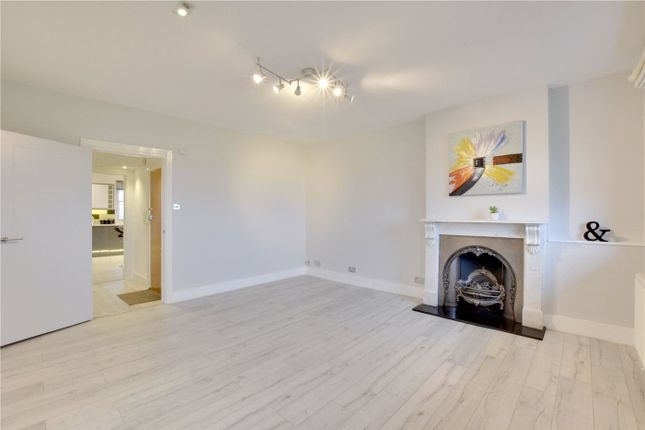 Flat for sale in Talbot Place, Blackheath, London